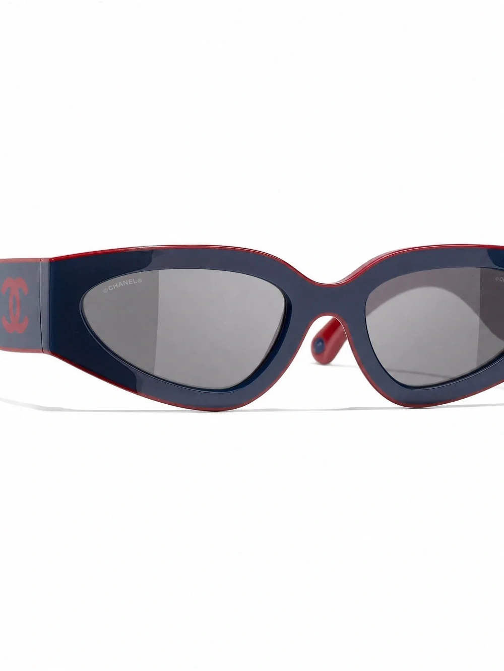 CHANEL Navy and Red Cat-Eye Sunglasses with Gray Lenses